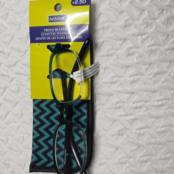 NWT READY TO WEAR READERS - Picture 3 of 6